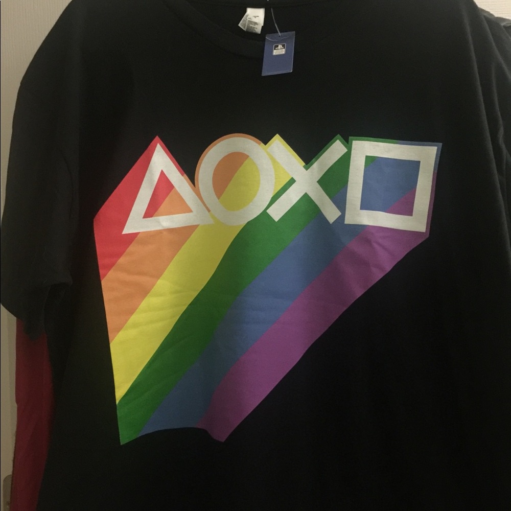 PlayStation Pride t-shirt New With Tags unisex